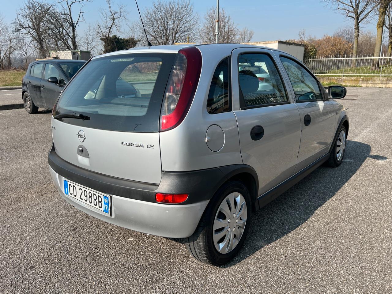 Opel Corsa 1.2i 16V cat 5 porte Euro 4 adatta a neopatentati