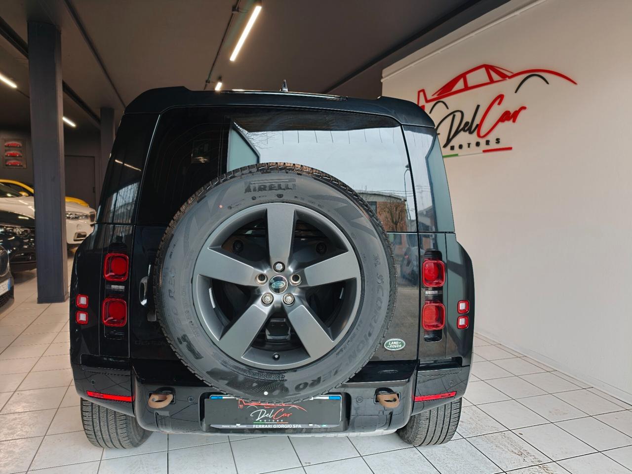 Land Rover Defender 110 3.0D I6 200 CV AWD Auto X-Dynamic SE