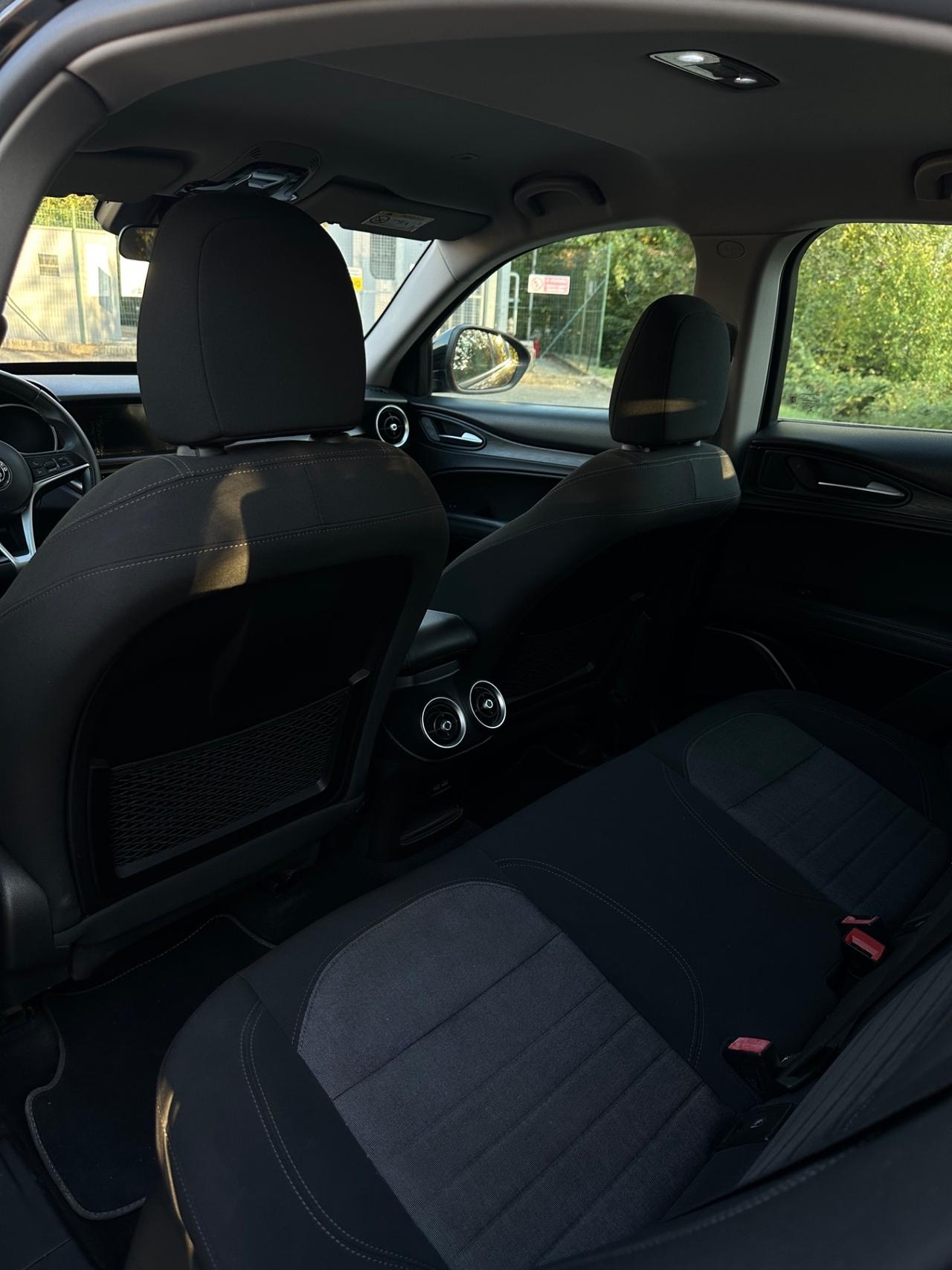 Alfa Romeo Stelvio 2.2 Turbodiesel 180 CV AT8 Q4 Business