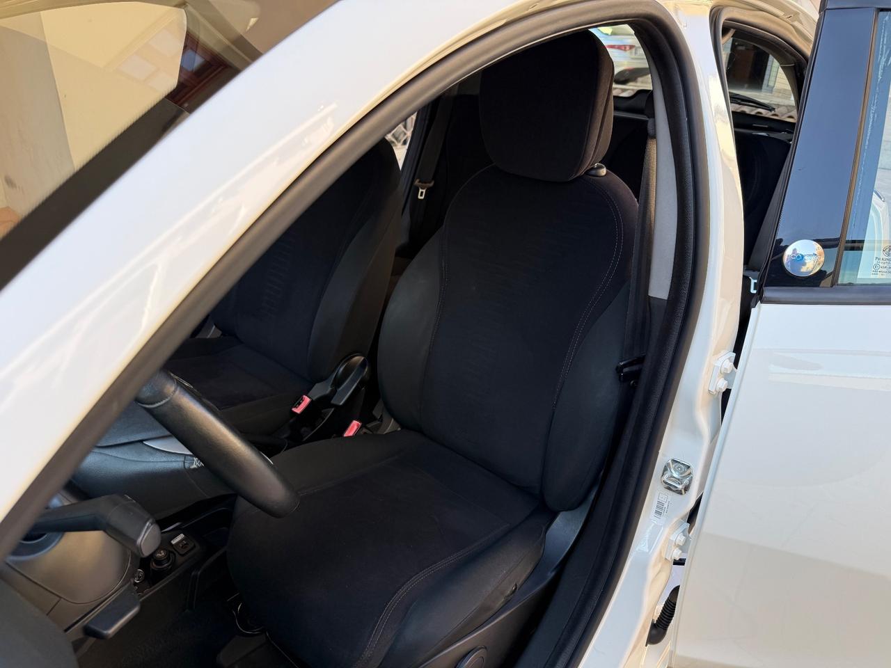 Lancia Ypsilon 0.9 TwinAir 85 CV 5 porte Metano Ecochic Silver