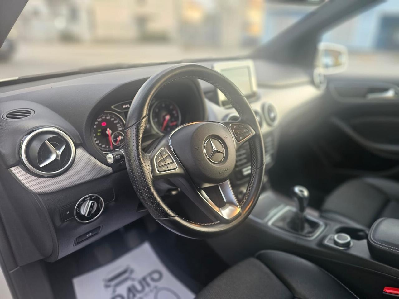 Mercedes-benz B 180 d Premium