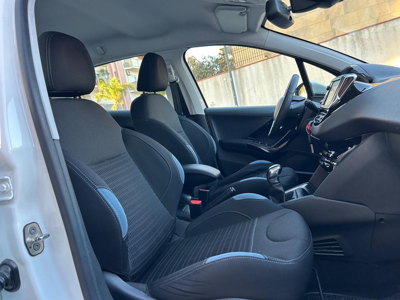 Peugeot 208 1.2 VTi allure ideale per neopatentati