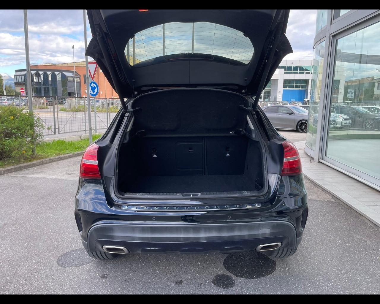 Mercedes-Benz GLA (X156) - GLA 180 Premium