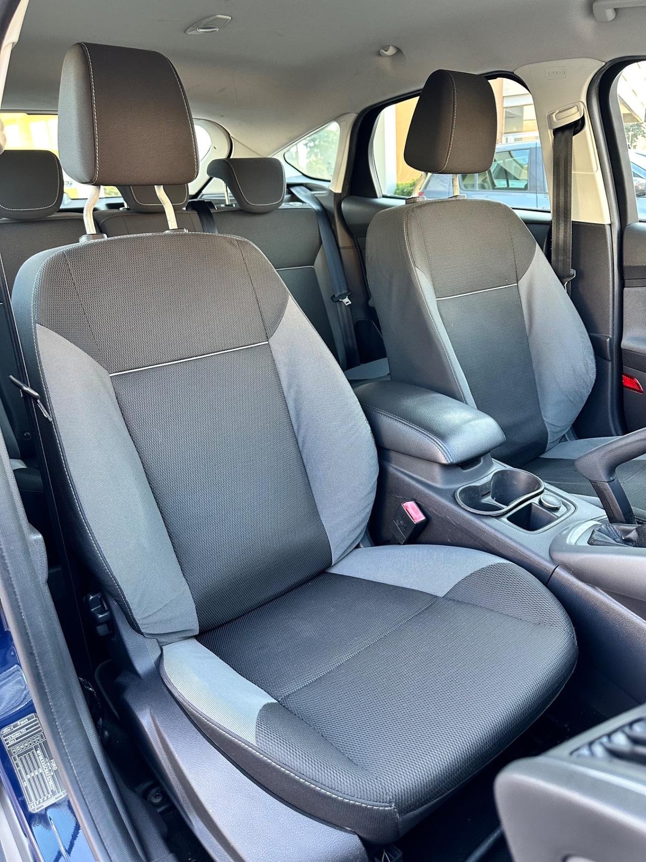 Ford Focus 1.6TDCi 95 CV Titanium -Neopatentati