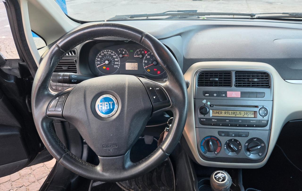Fiat Grande Punto 1.3 MJT 75 CV 3 porte con 302.000km Neopatentati
