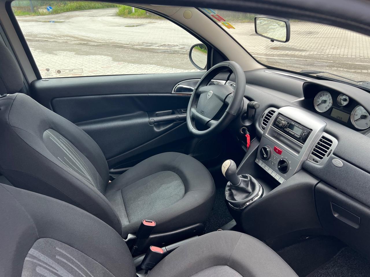 Lancia Ypsilon 1.3 MJT 75 CV Platinum