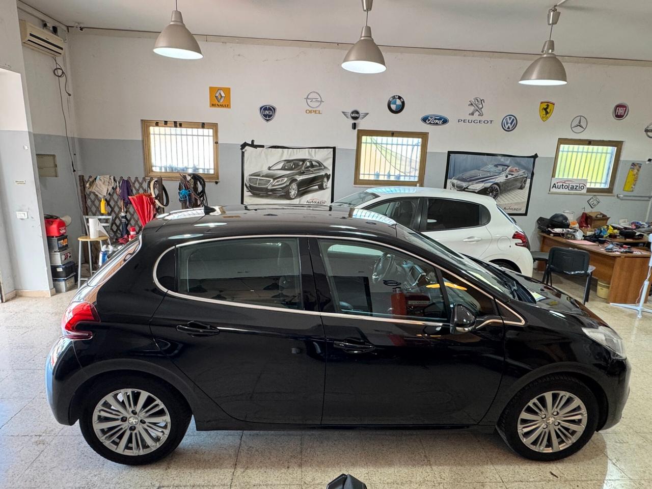 Peugeot 208 1.2 cc. GPL 82 cv. Allure NAVIGATORE