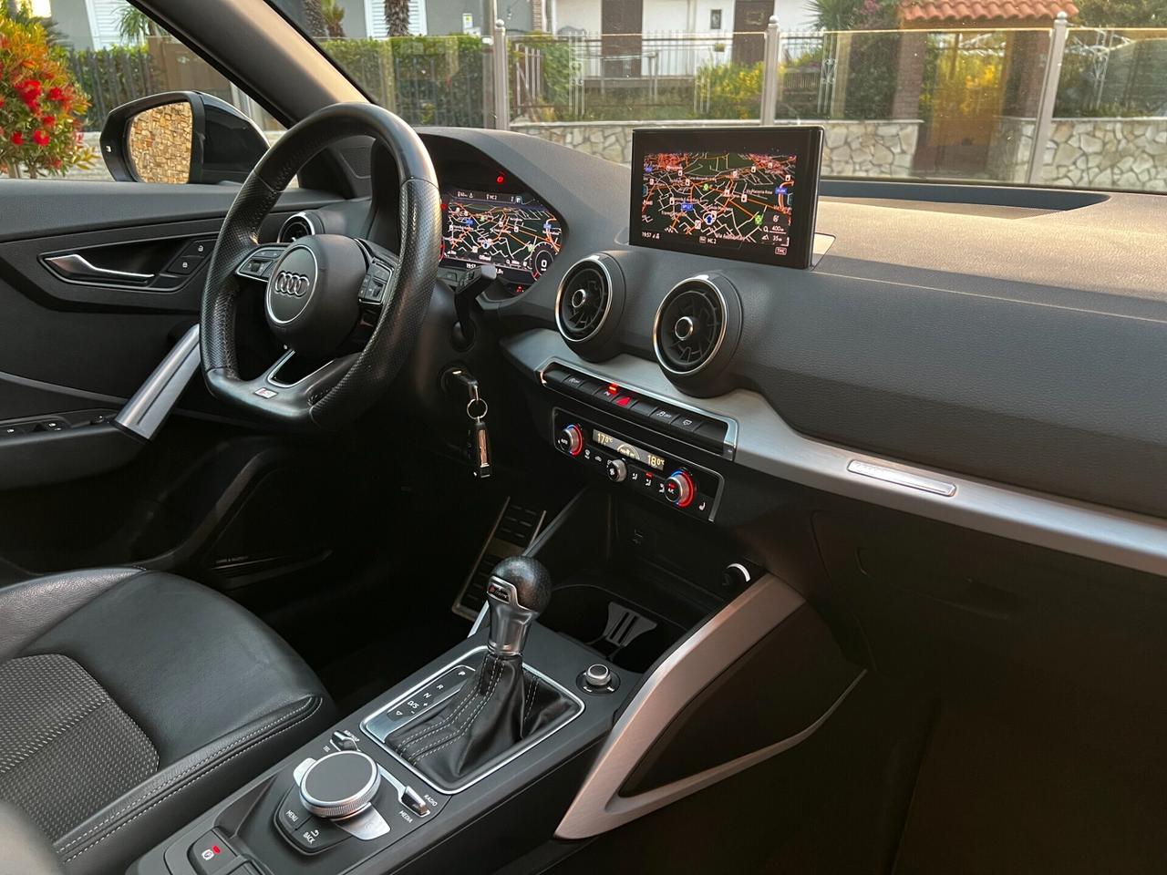 Audi Q2 30 TDI S tronic-2xS Line-TETTO-FULL