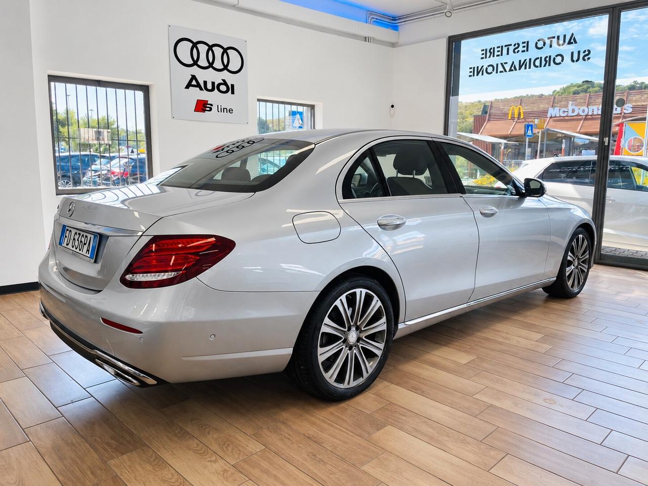 Mercedes-benz E 220 BlueTEC Sport 9G-TRONIC