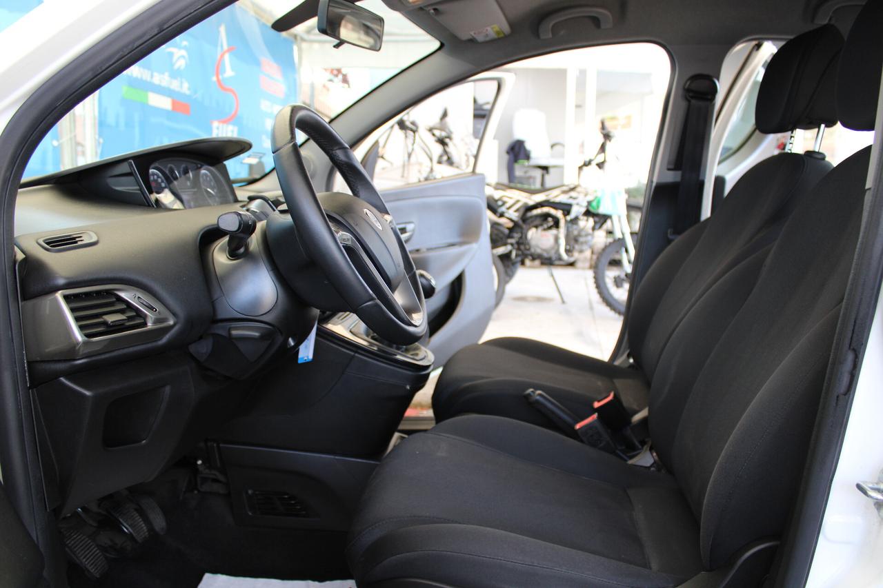 Lancia Ypsilon 1.2 69 CV 5 porte S&S Gold