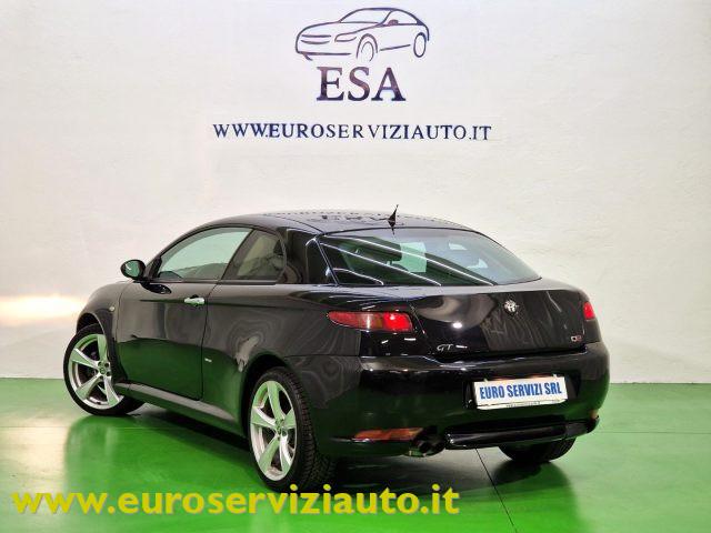 ALFA ROMEO GT 1.9 JTDM 16V Distinctive Q2