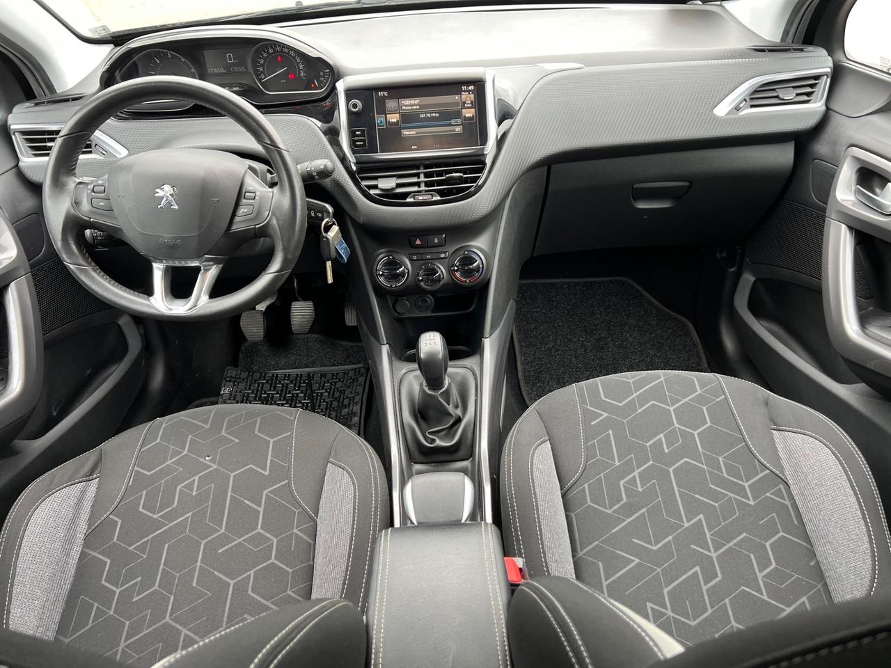 Peugeot 2008 BlueHDi 100 Allure