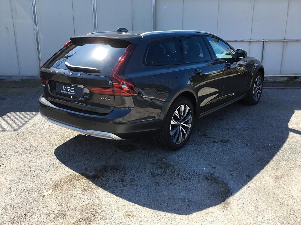 Volvo V90 Cross Country B4 (d) AWD automatico Ultimate