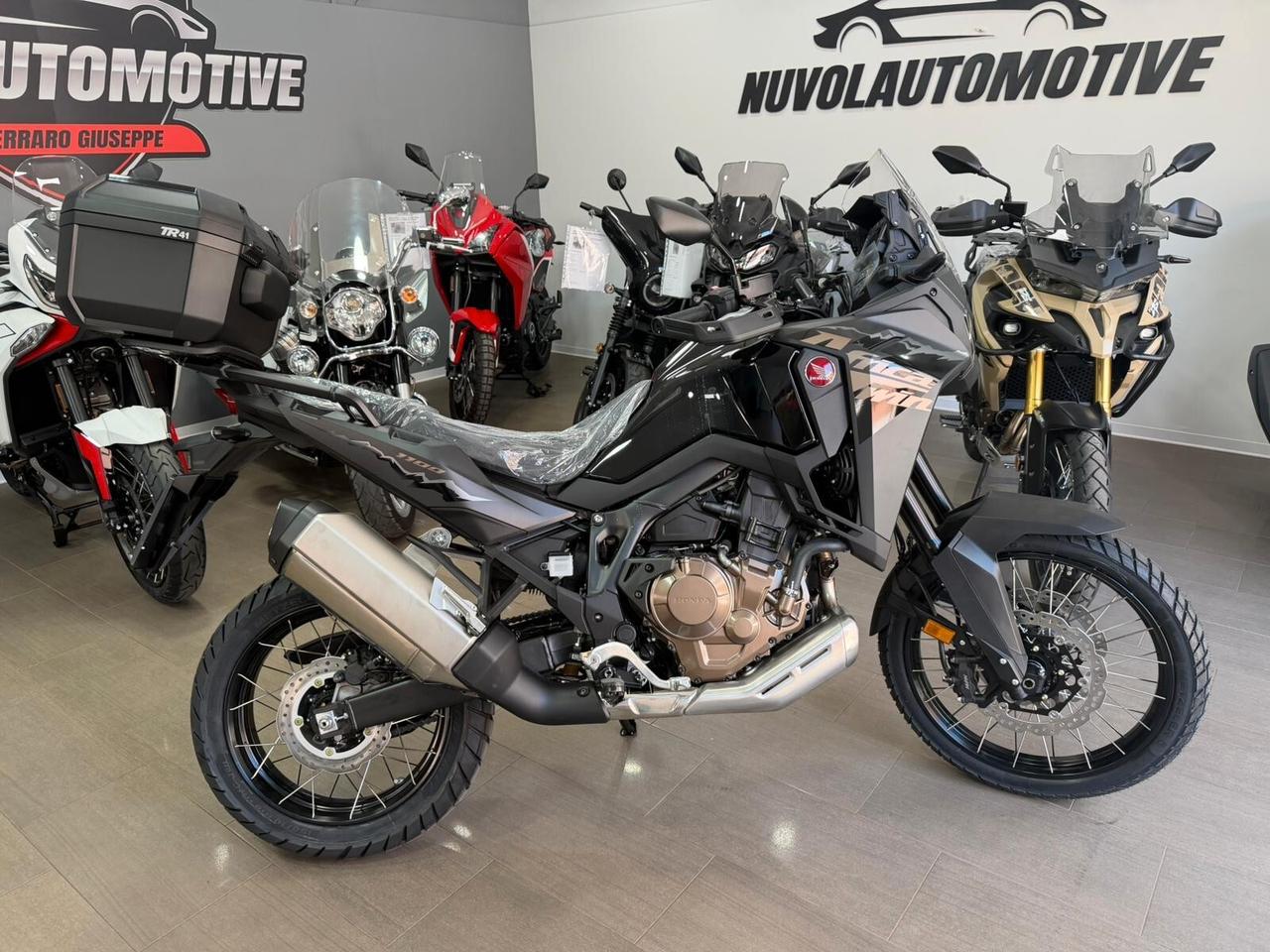 Honda CRF1100L Africa Twin TOTAL BLACK A RATE DA 165 AL MESE