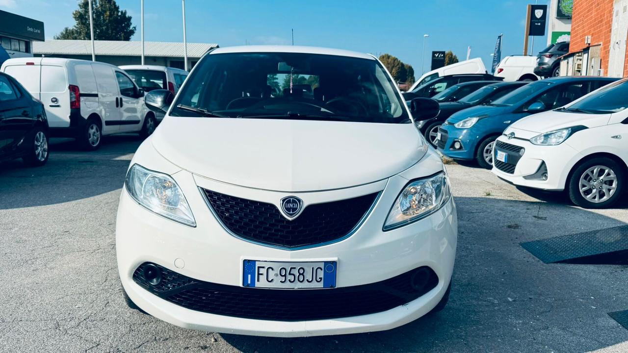 Lancia Ypsilon 1.2 69 CV 5 porte S&S Gold