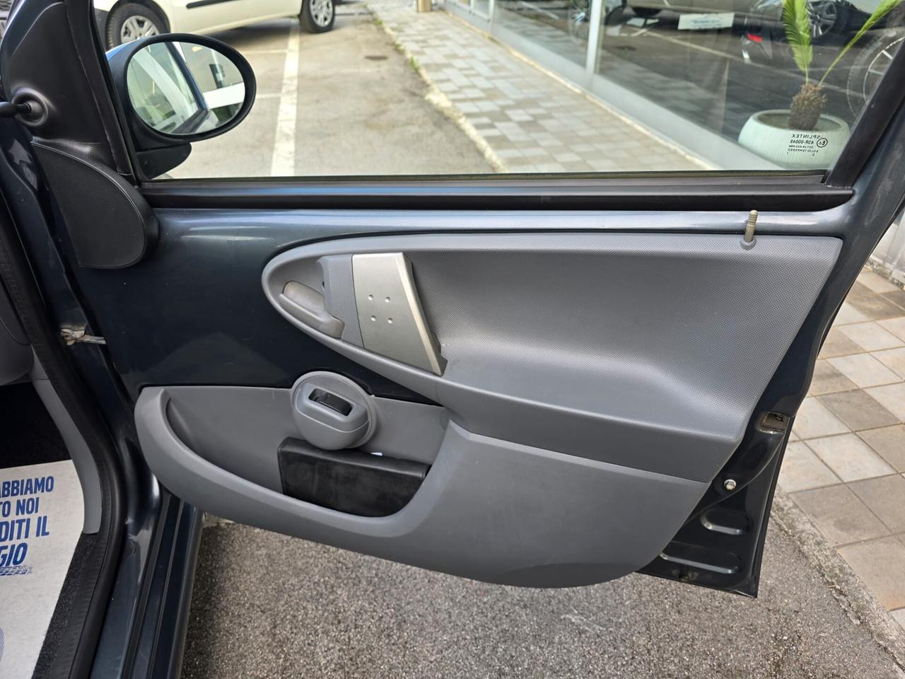 Toyota Aygo 1.4 turbodiesel 5 porte Sol 2007