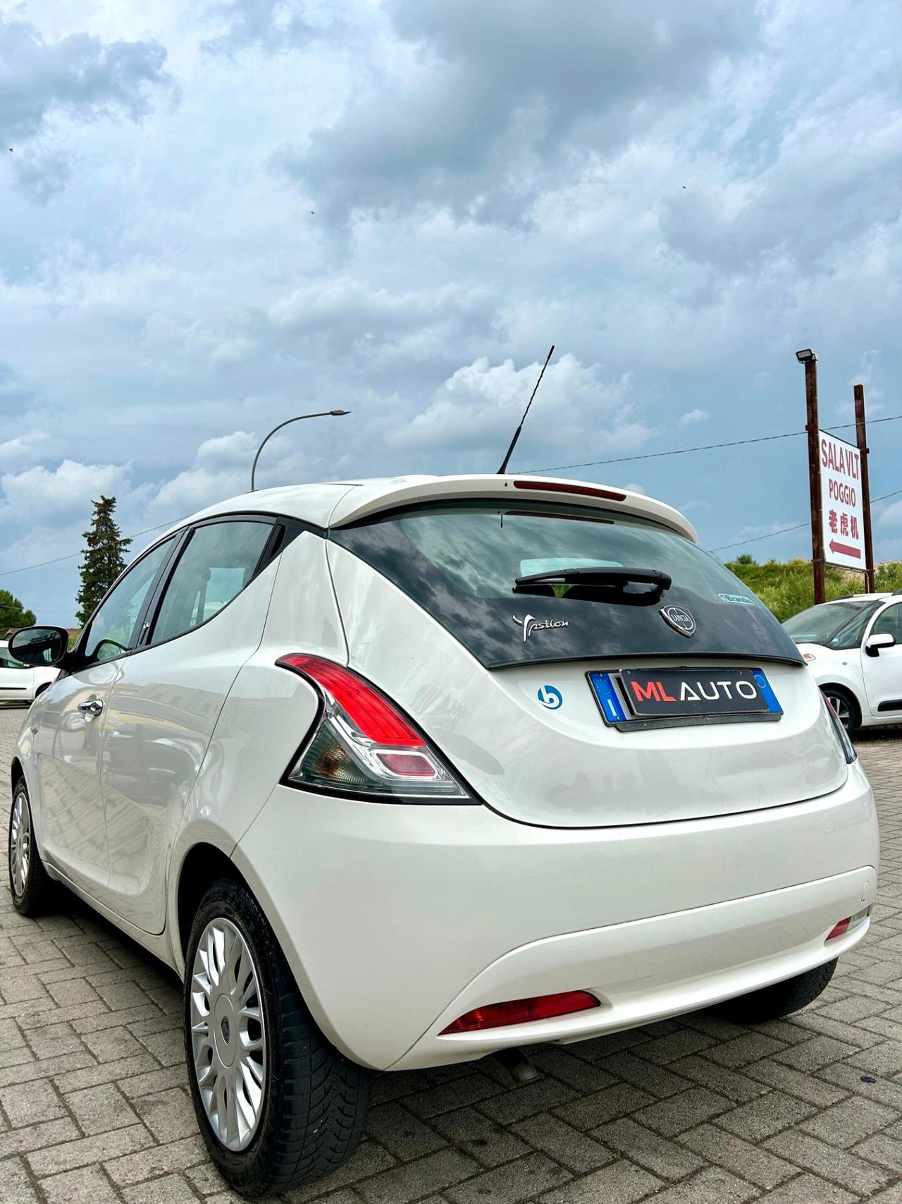 Lancia Ypsilon 1.2 69 CV 5 porte Silver- OK NEOPATENTATO