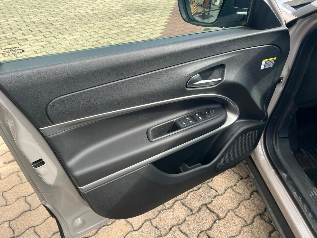 Jeep Avenger 1.2 Turbo 100 CV MHEV Summit