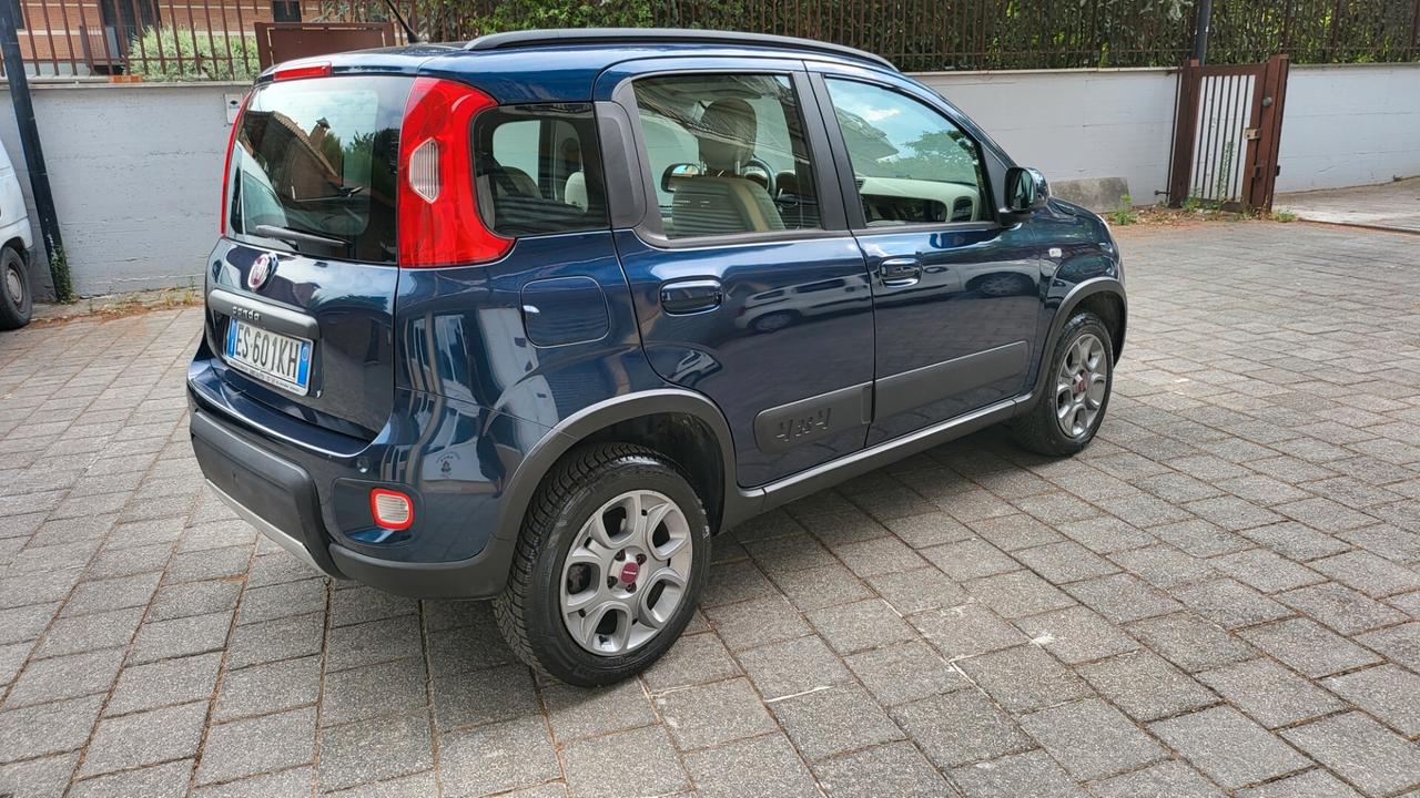 Fiat Panda 1.3 MJT 16V DPF 4x4 Climbing
