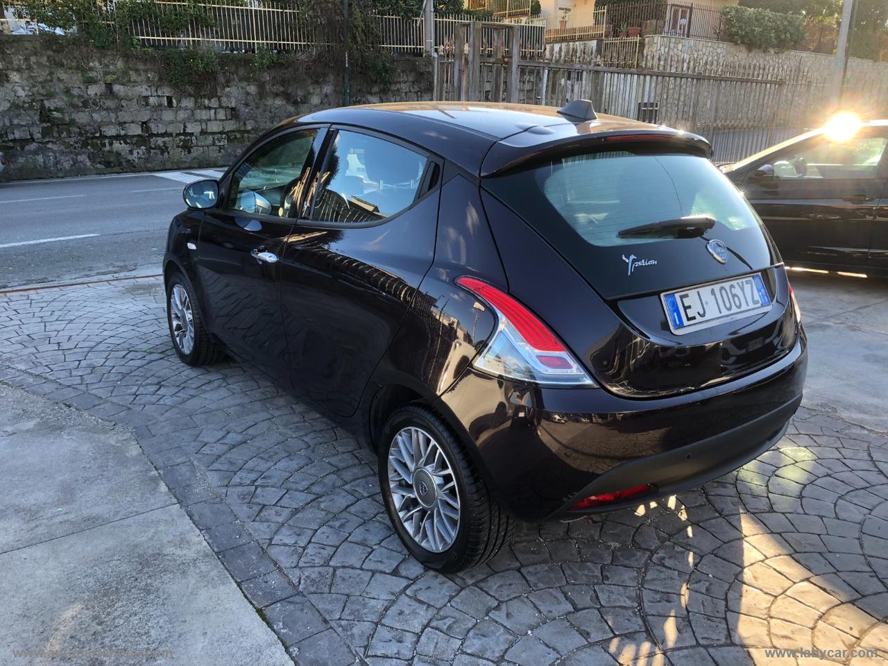 LANCIA Ypsilon 1.2 69 CV Platino