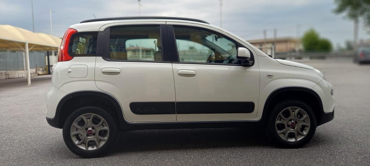 Fiat Panda cc. 1.300 MJT Turbodiesel 95 CV. 4X4 Trazione Integrale Mod. Lounge 5 Porte Euro 6B Utilizzabile anche per i Neopatentati.