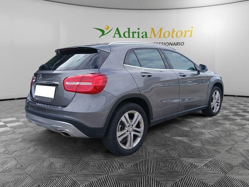 Mercedes-Benz GLA GLA 200 Premium auto