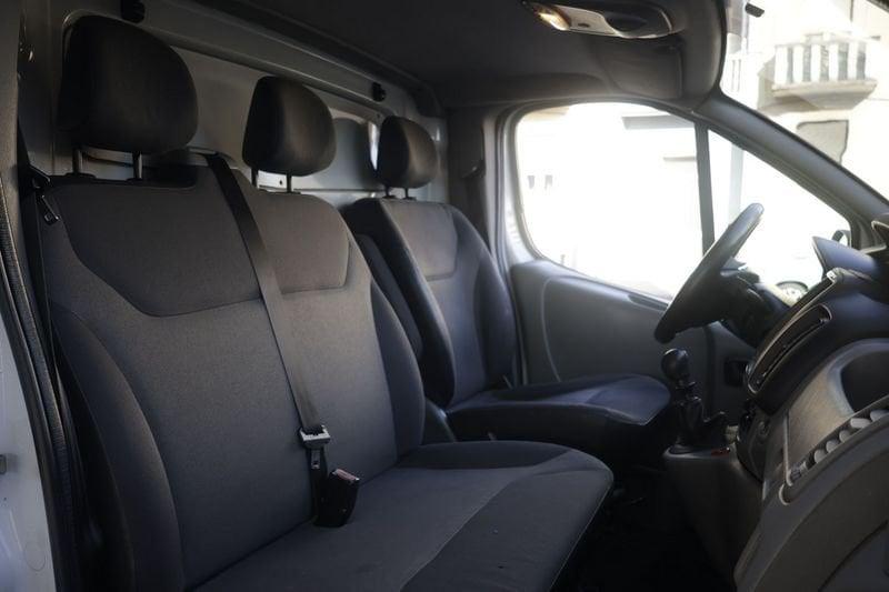 Renault Trafic Renault Trafic T27 2.0 dCi/115 PC-TN Furgone 84KW ANNO 2012