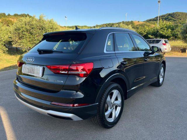 AUDI Q3 35 TDI Business Advanced