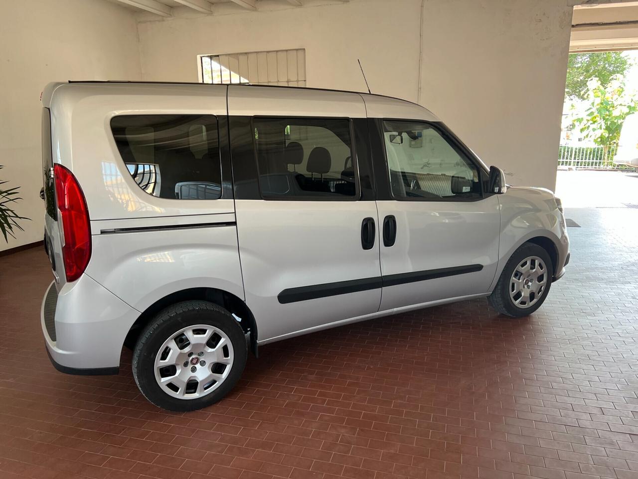 Fiat Doblo 1.6 MJT 120CV PC Combi N1 Autocarro 5 posti