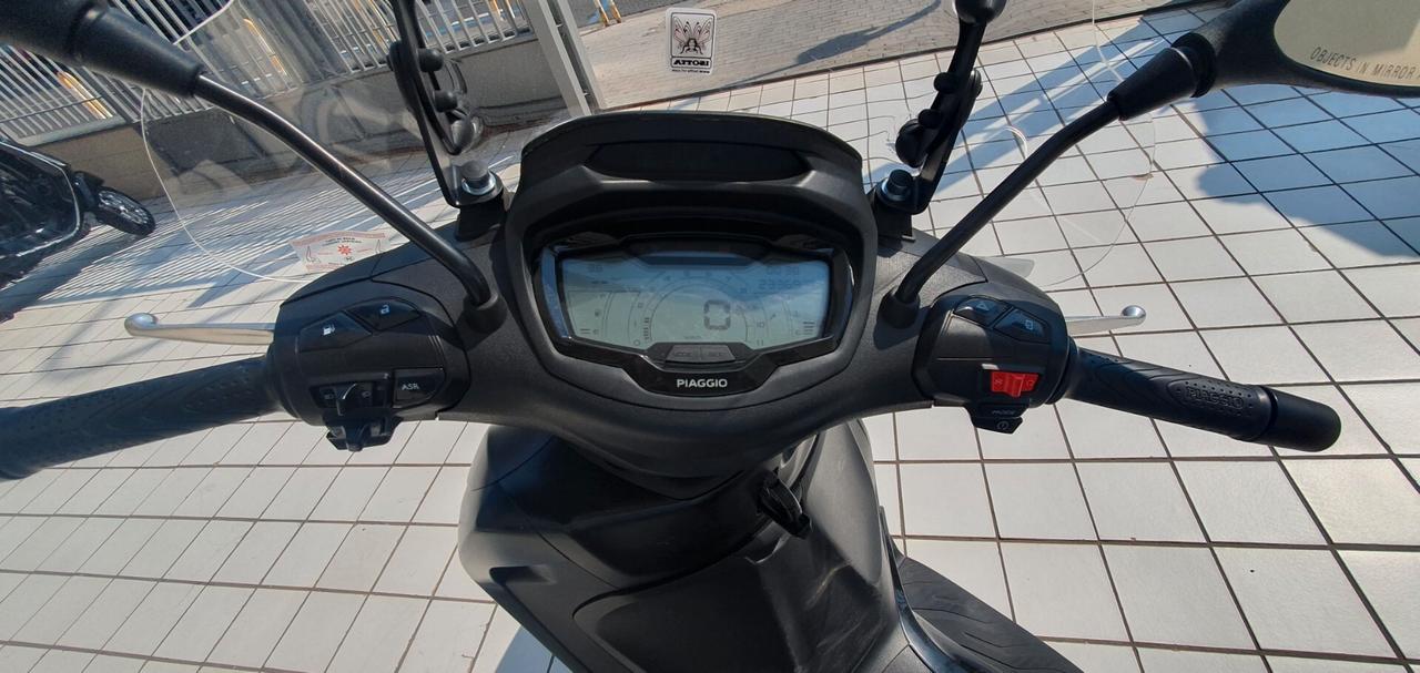 Piaggio Beverly 400 Deep Black Euro 5