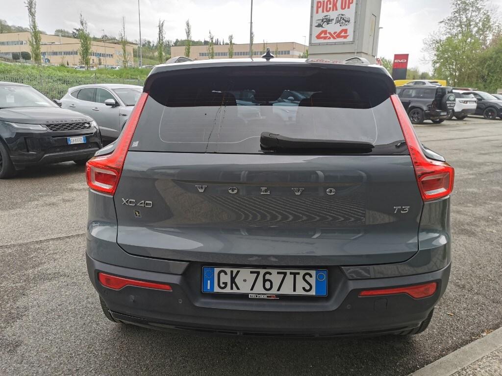 VOLVO XC40 (2017-->) XC40 T3 Geartronic Momentu...