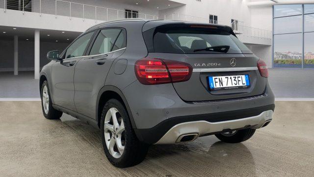 MERCEDES-BENZ GLA 200 d Sport auto