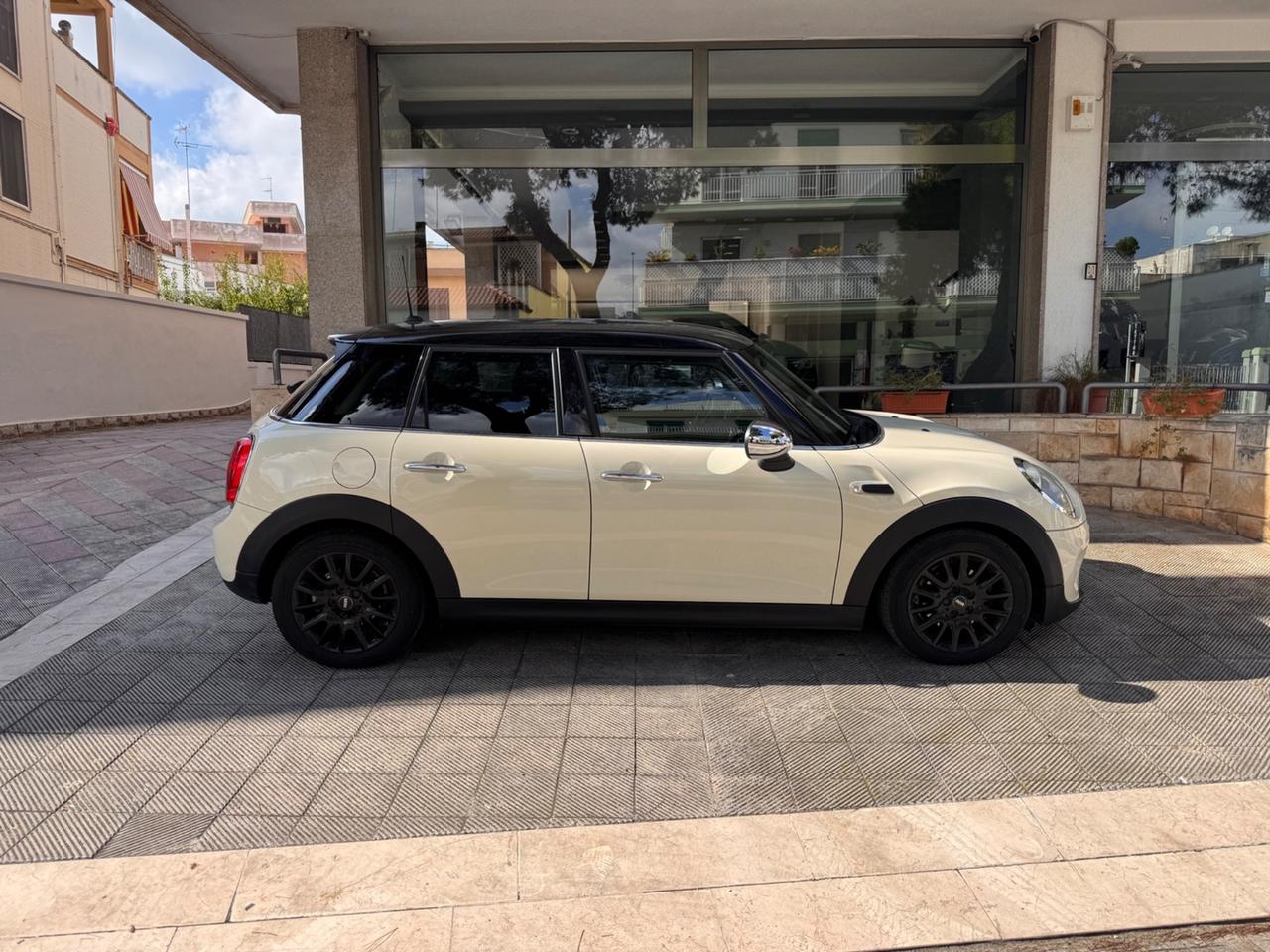 Mini 1.5 Cooper D 5 porte Automatica