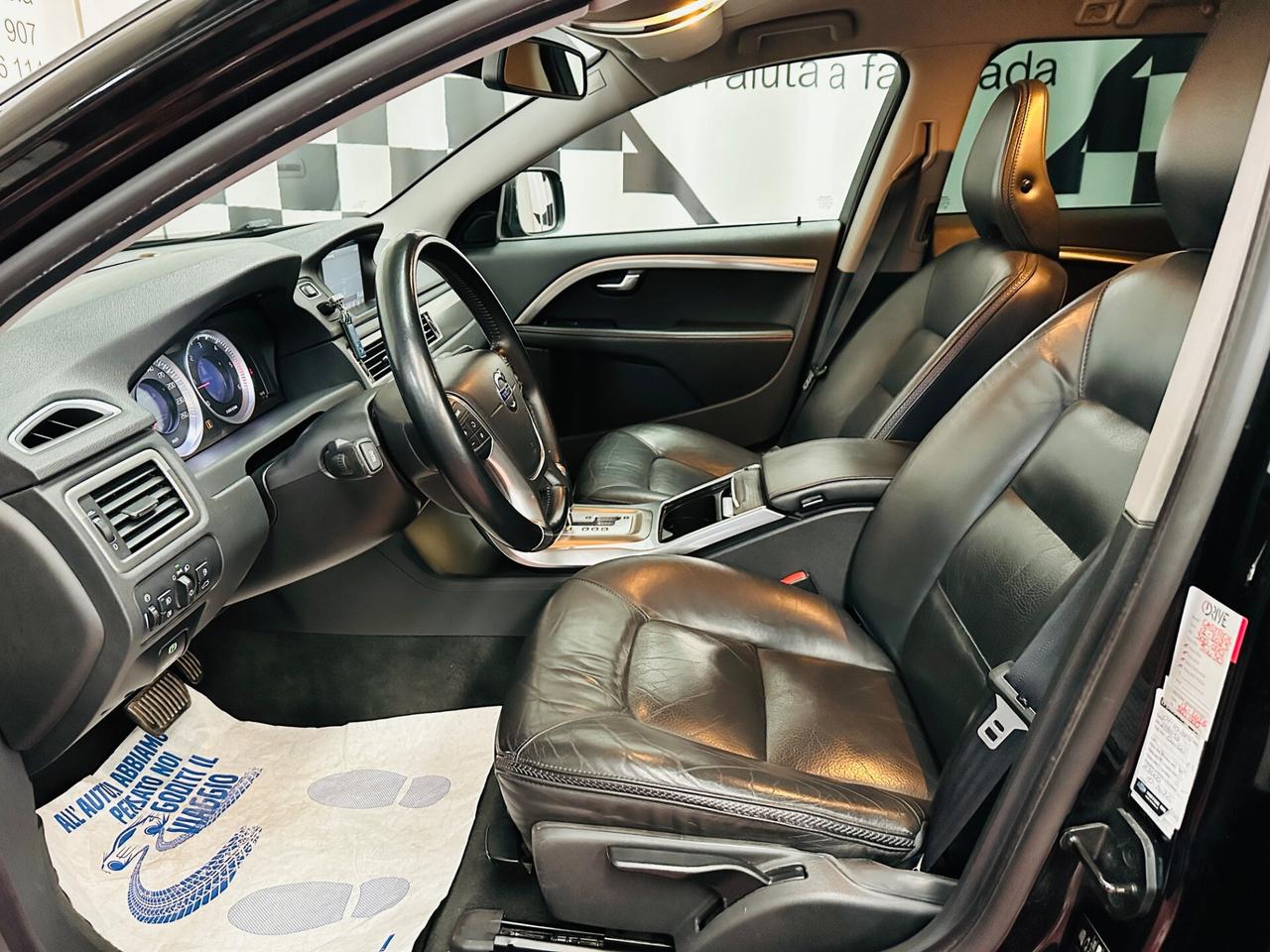 Volvo XC70 D5 215cv AWD Geartronic Summum MY12