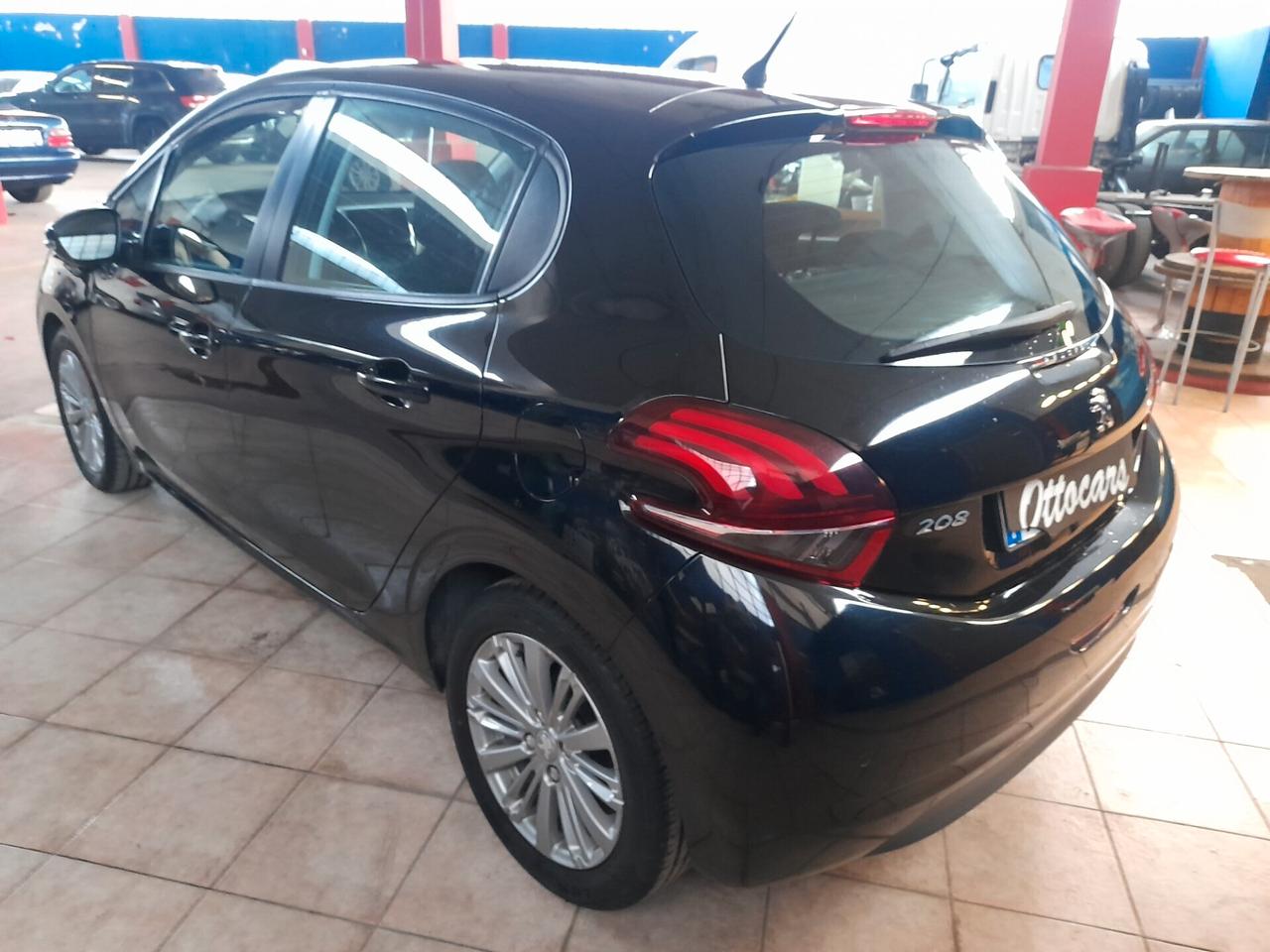 Peugeot 208 PureTech 82 5 porte Allure