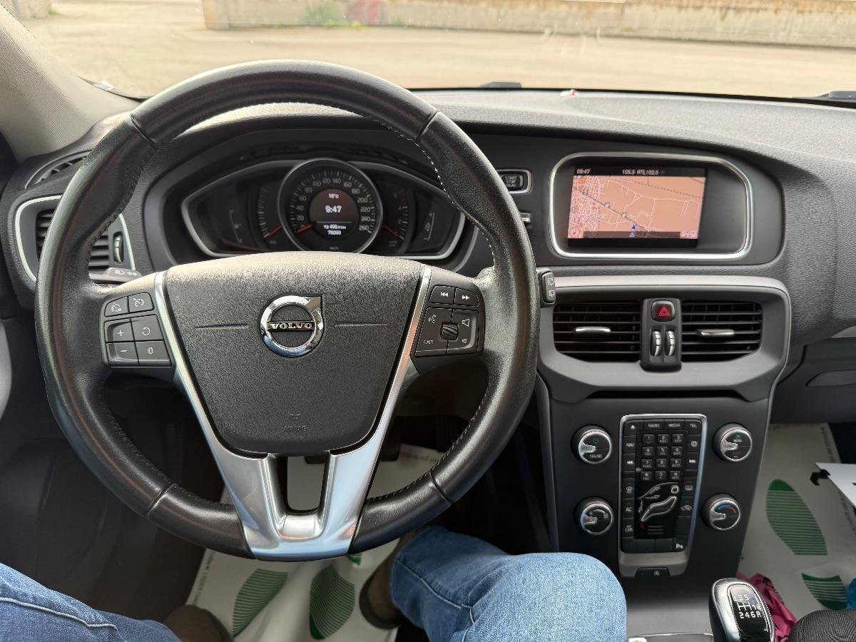 VOLVO - V40 - D2 Business