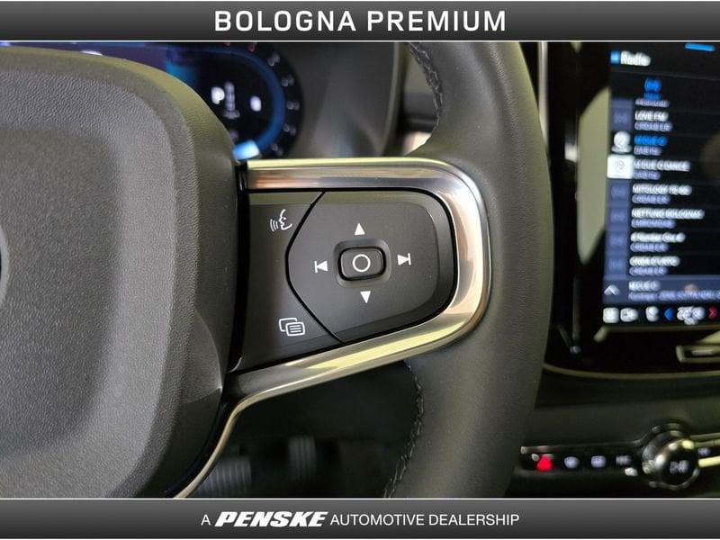 Volvo XC40 XC40 B3 automatico Plus Dark