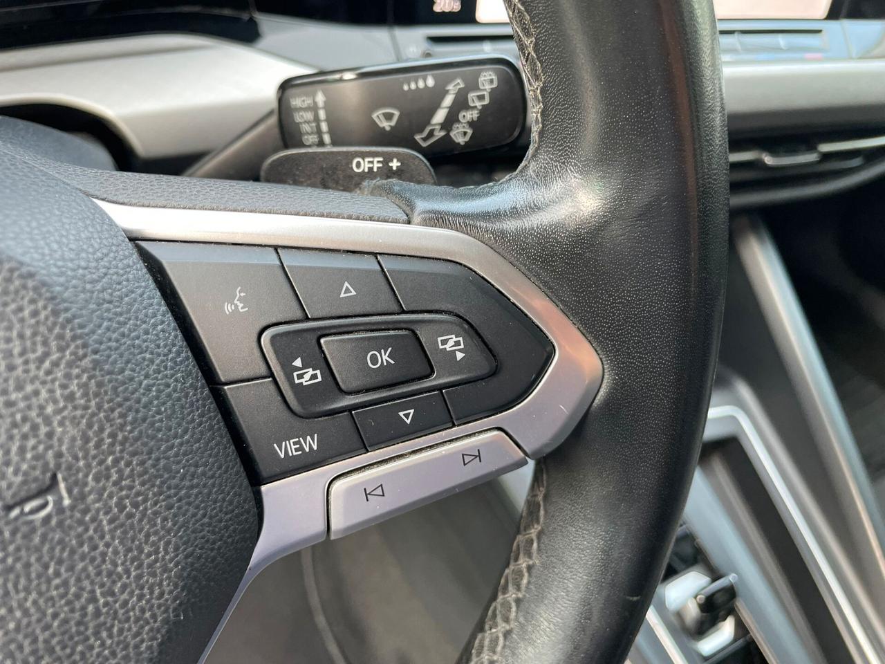 VOLKSWAGEN GOLF 8 1.0 eTSI LIFE DSG 110cv