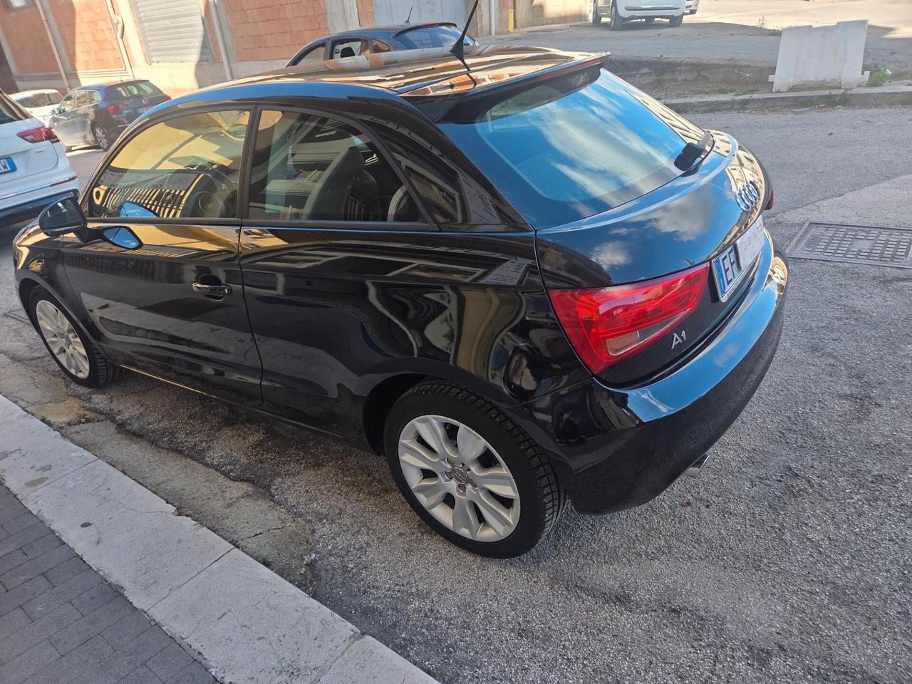 AUDI A1 1.2 BENZINA 86 CV KM 160000 CERTIFICATI