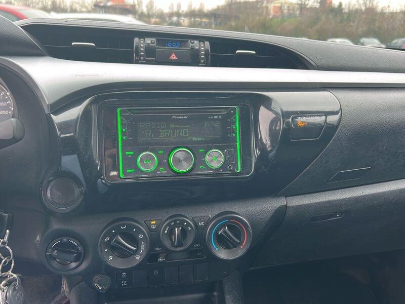 Toyota Hilux COMFORT IVA ESPOSTA COMPRESA