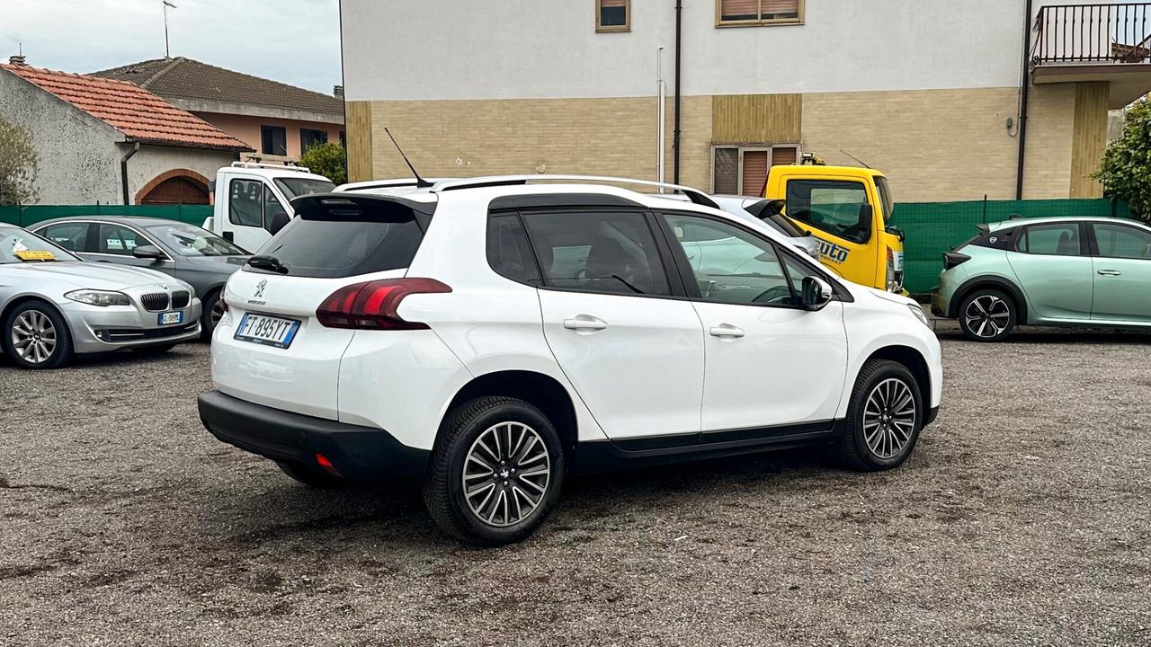 Peugeot 2008 BlueHDi 100 S&S Black Matt
