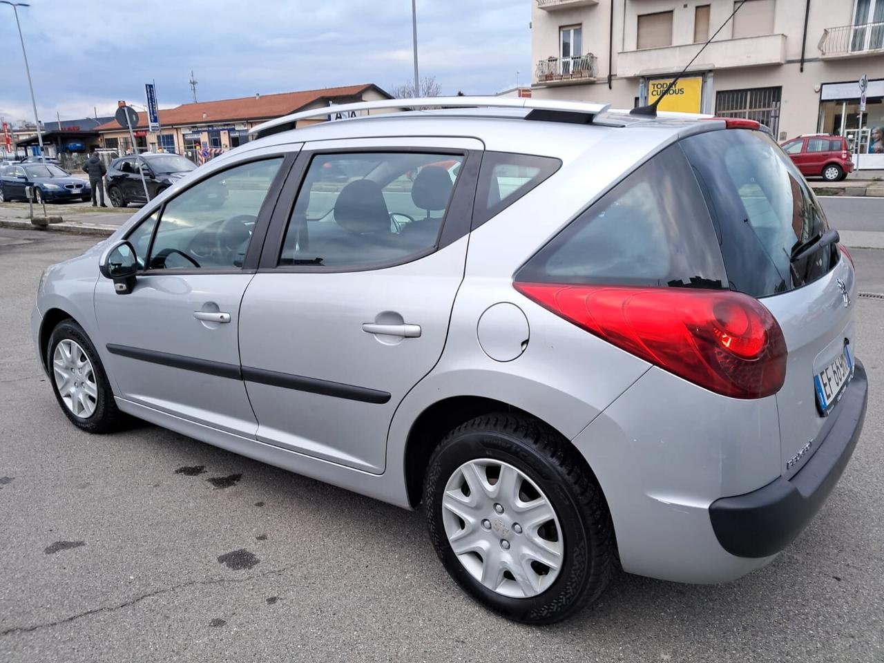 Peugeot 207 1.6 8V HDi 93CV SW X Line