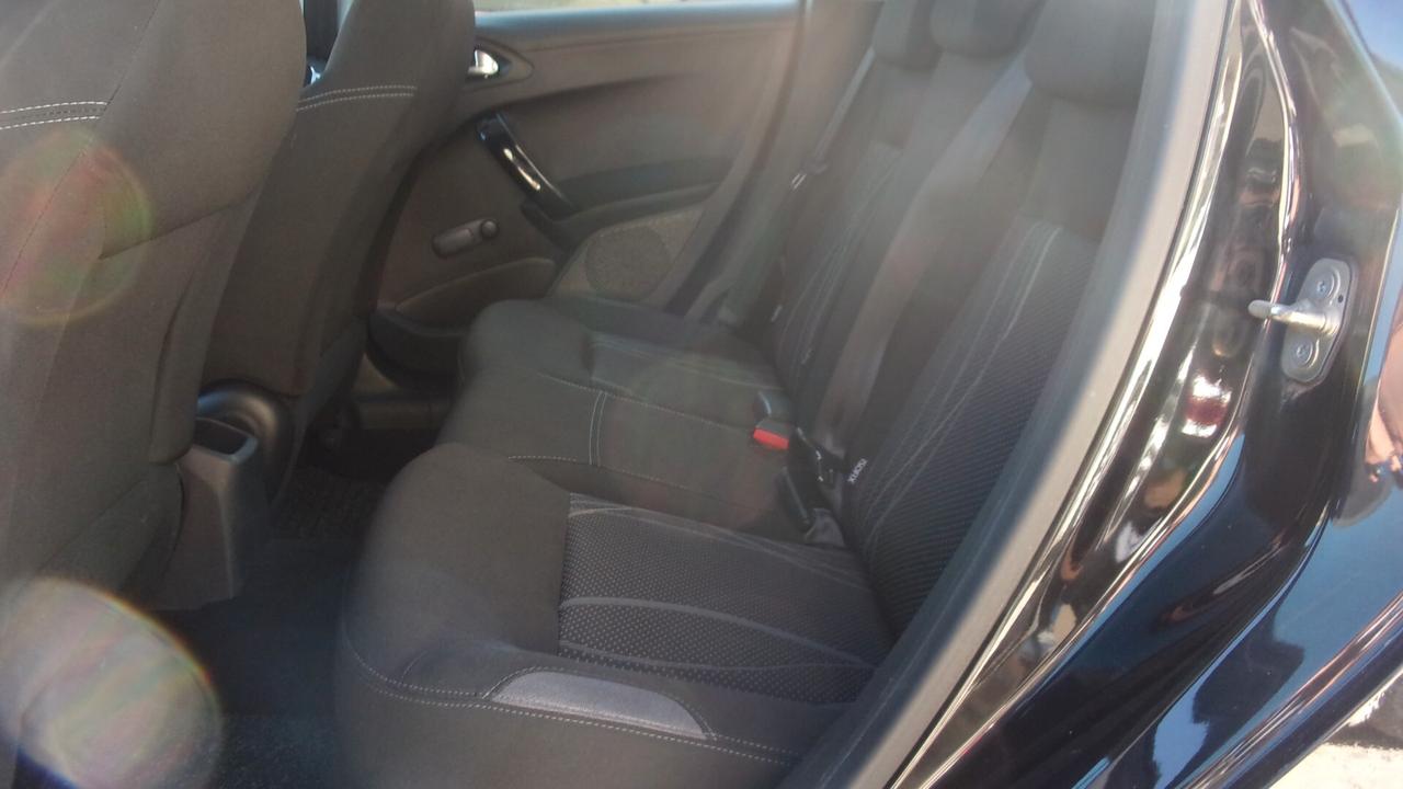 Peugeot 208 1.4 VTi 95 CV 5p. GPL Access