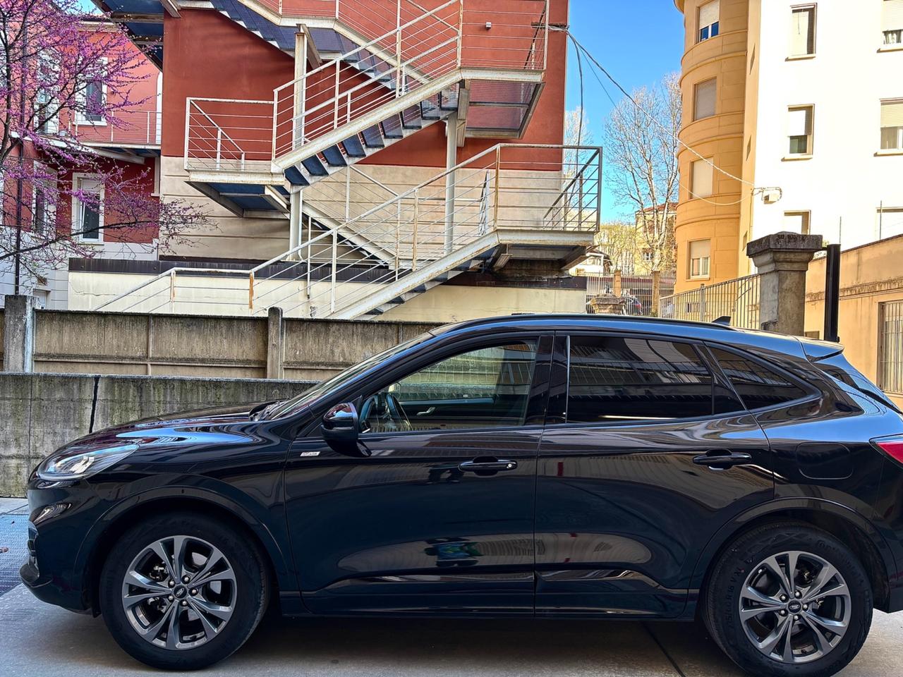 Ford Kuga 2.5 Full Hybrid 190 CV CVT ST-Line