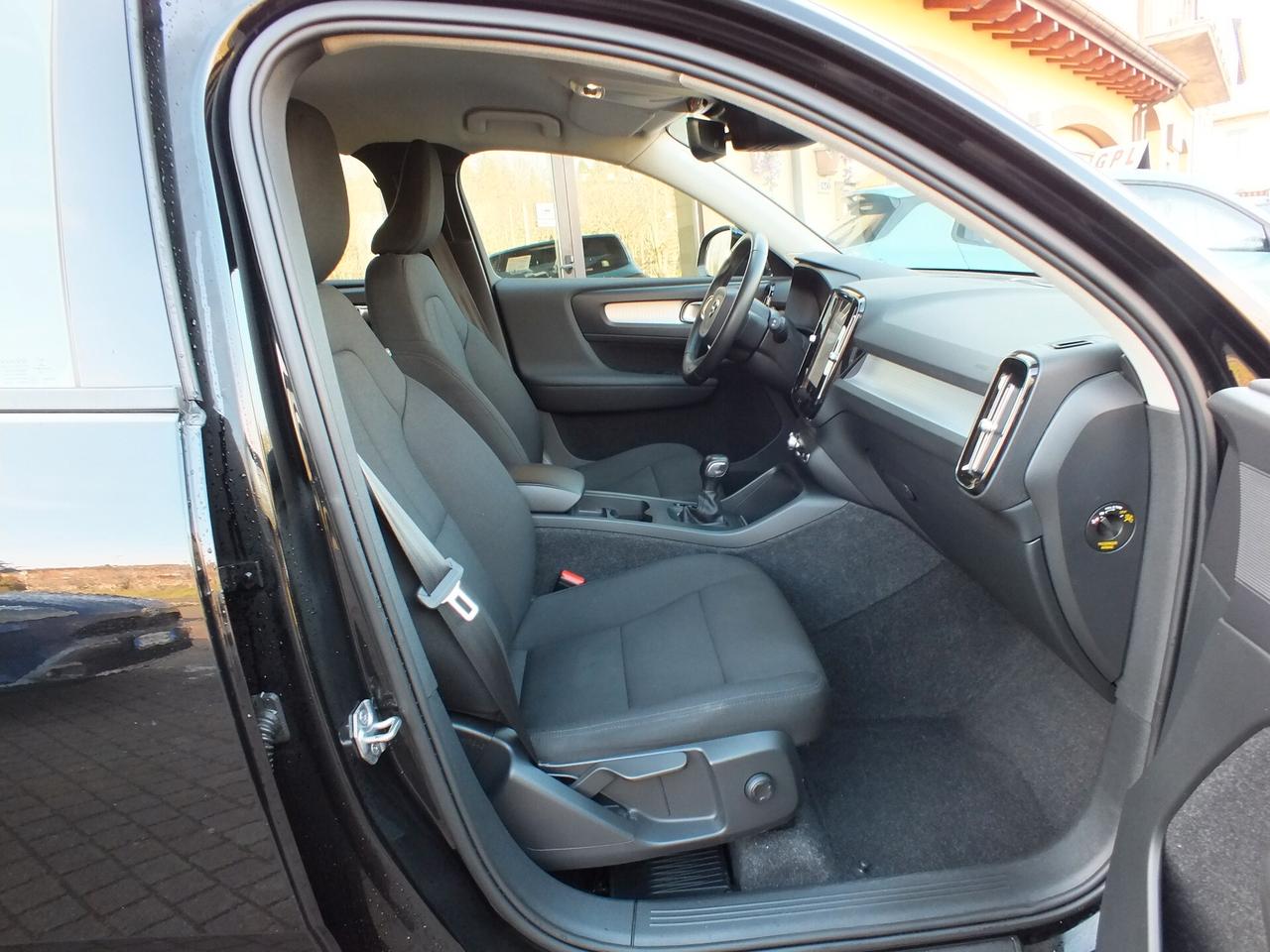 Volvo XC40 D3 150 CV AUTOCARRO N 1 IVA DETRAIBILE.