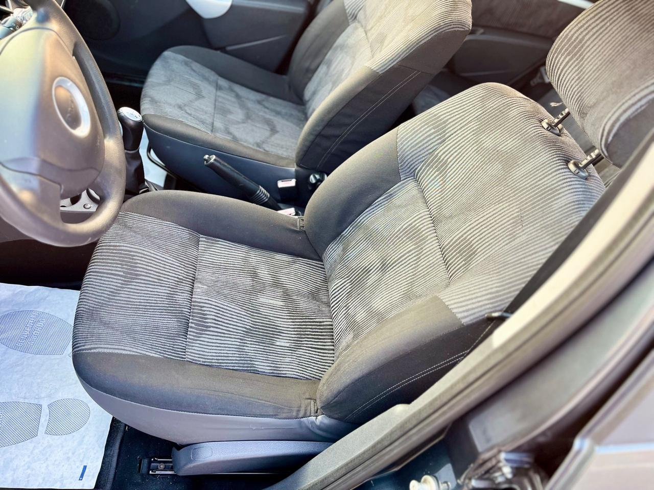 Dacia Sandero 1.4 8V Lauréate