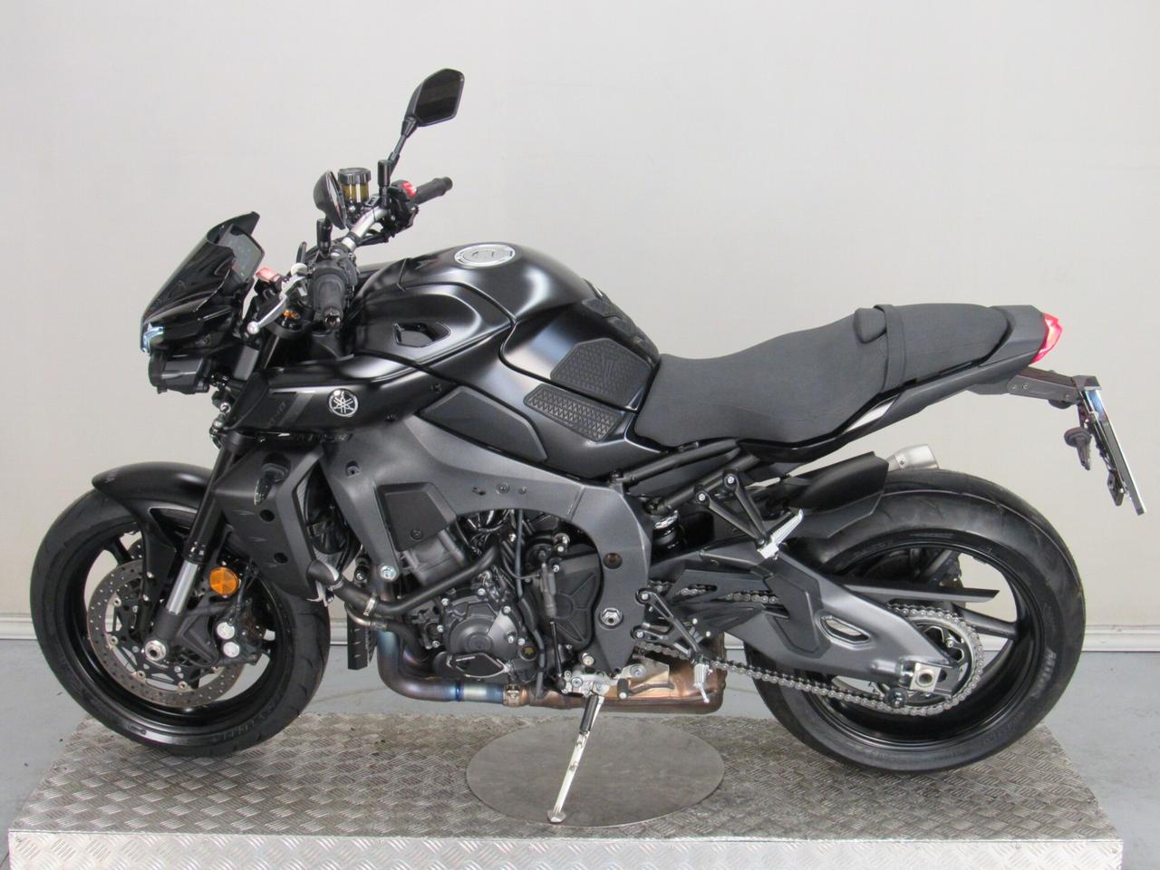 Yamaha MT-10 ABS TECH BLACK