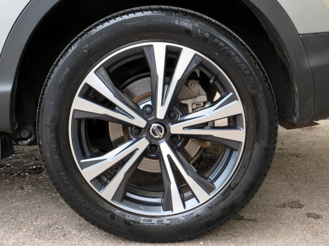 Nissan Qashqai 1.3dig-t N-Connecta 160cv tetto panorama/camera360