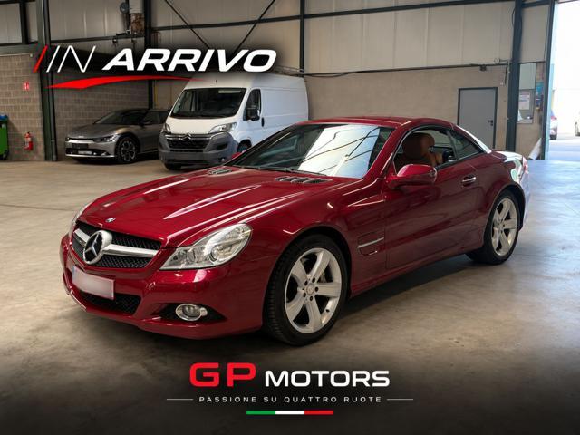 MERCEDES-BENZ SL 500 V8 387CV IN COLOR THULITE RED / INTERNO TABACCO