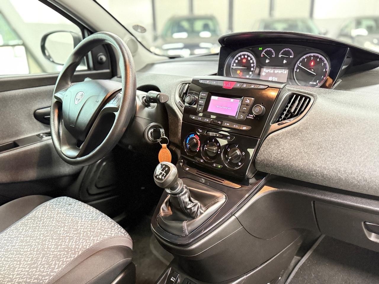 Lancia Ypsilon